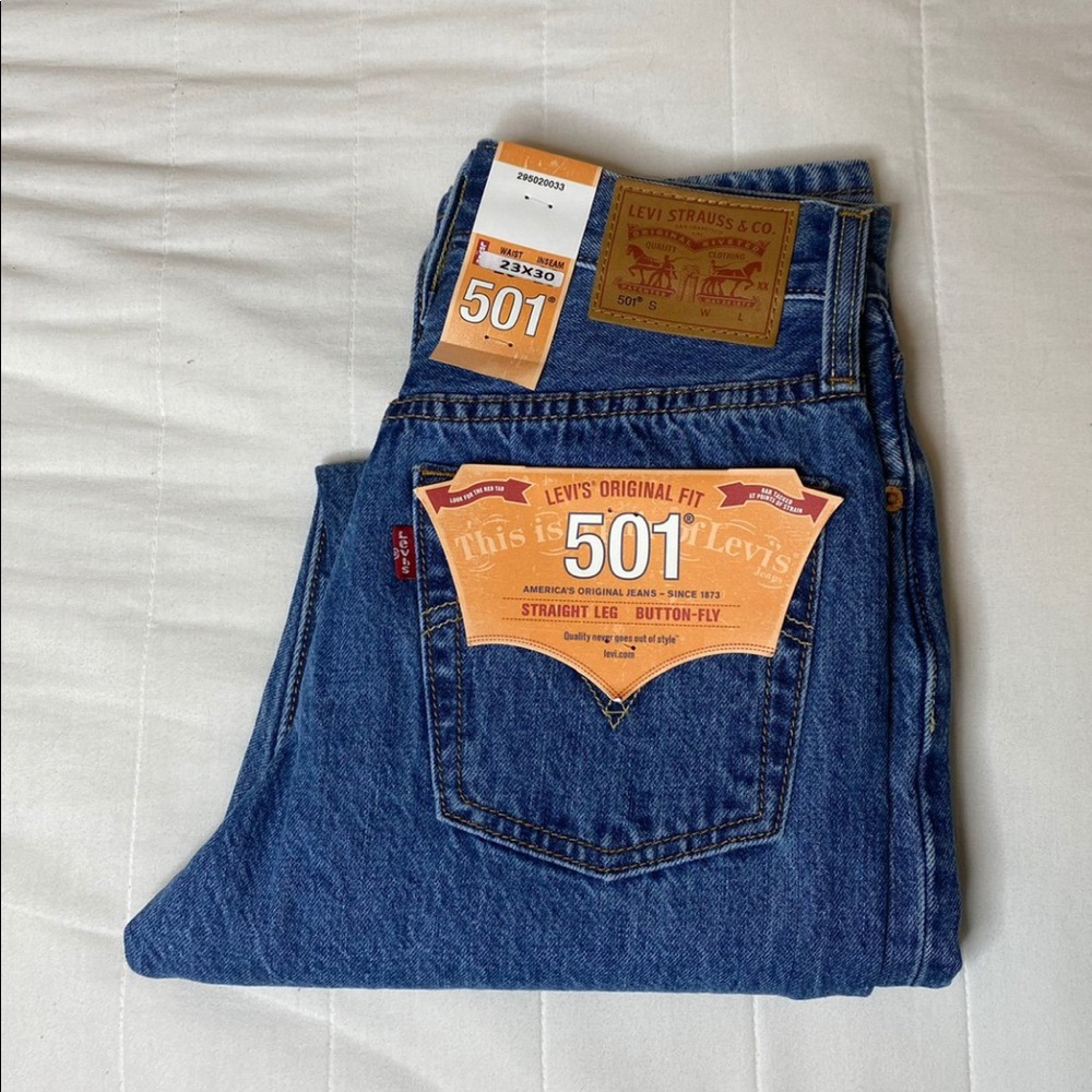 new with tags levi 501 skinny jeans 25" 💌 :)